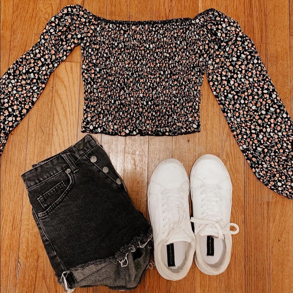 Long sleeve crop top
